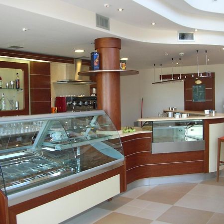 Hermes Hotel Policoro Bagian luar foto