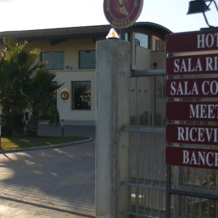 Hermes Hotel Policoro Bagian luar foto