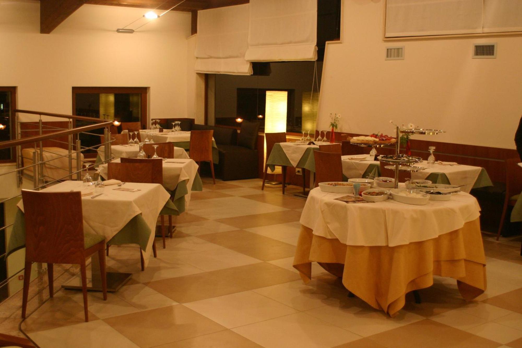 Hermes Hotel Policoro Bagian luar foto