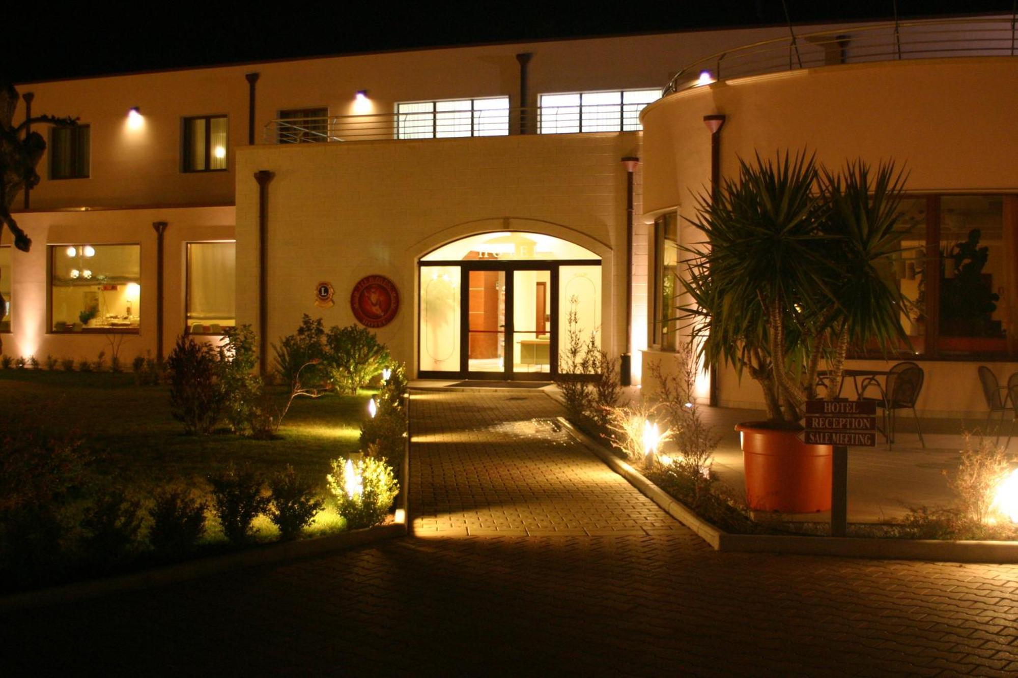 Hermes Hotel Policoro Bagian luar foto