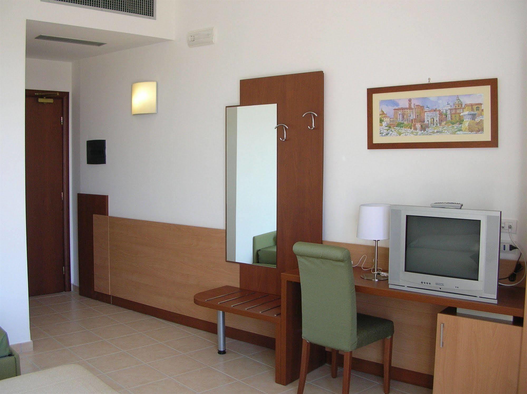 Hermes Hotel Policoro Bagian luar foto