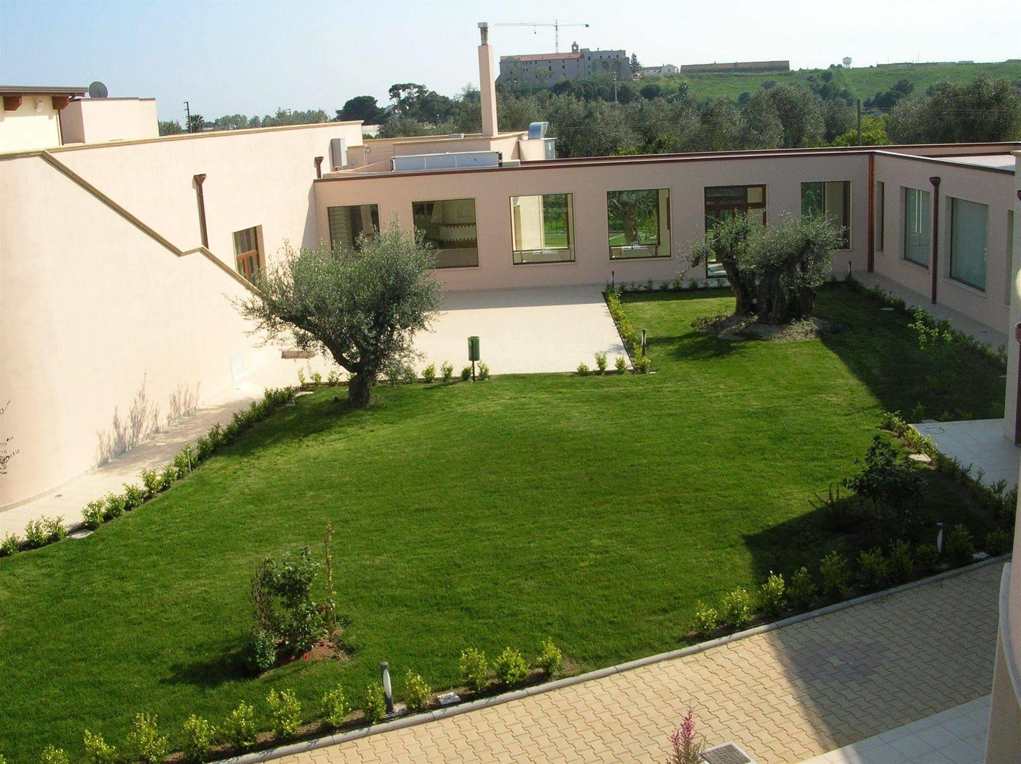 Hermes Hotel Policoro Bagian luar foto