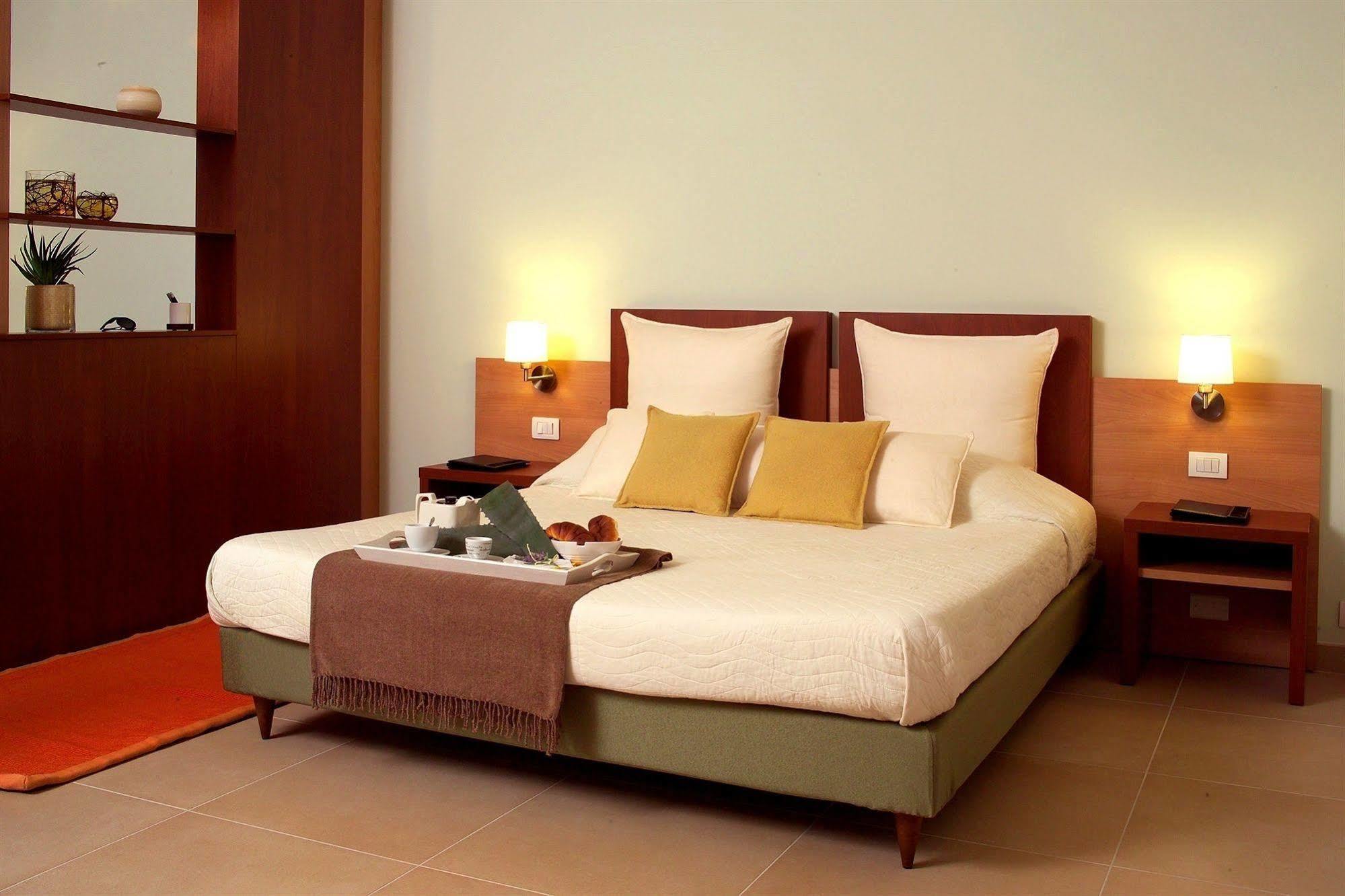 Hermes Hotel Policoro Bagian luar foto