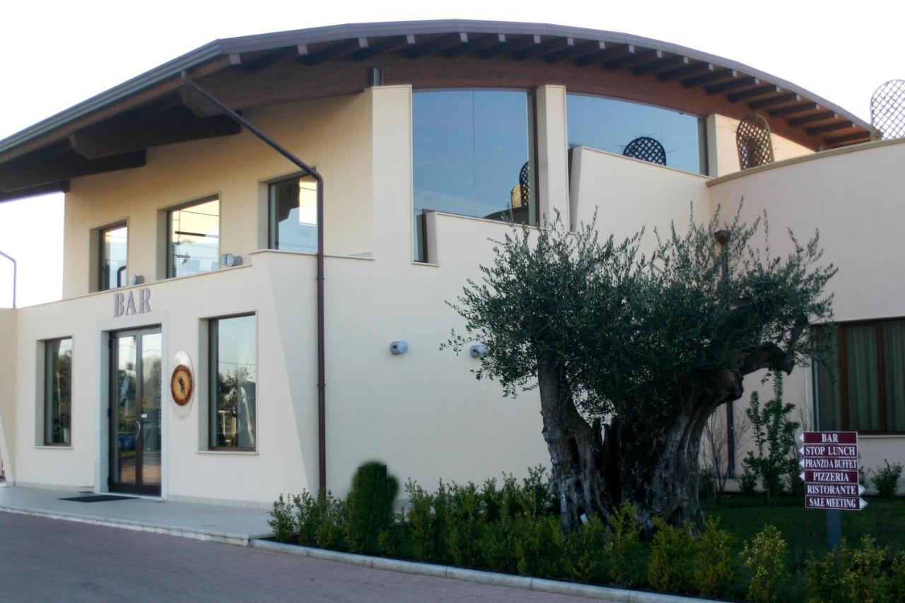 Hermes Hotel Policoro Bagian luar foto