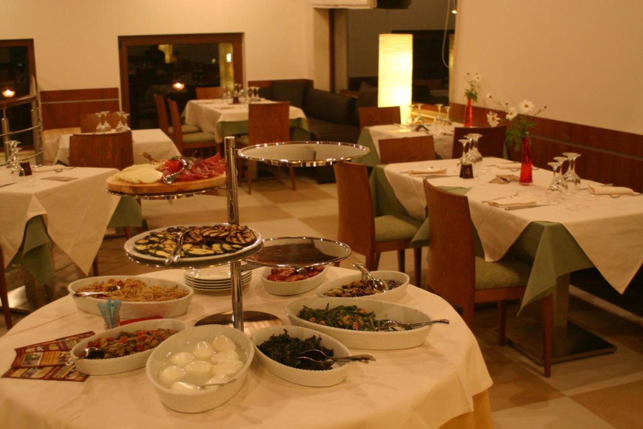 Hermes Hotel Policoro Bagian luar foto